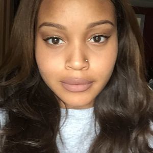 Meet your Posher, Mesha